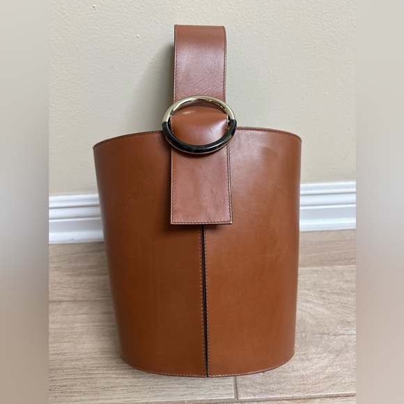 Tara Jarmon Sophie Classic Bucket Bag - Picture 2 of 10
